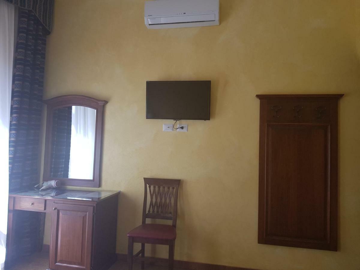 3 Lati Di Pitagora B&B Rome Extérieur photo